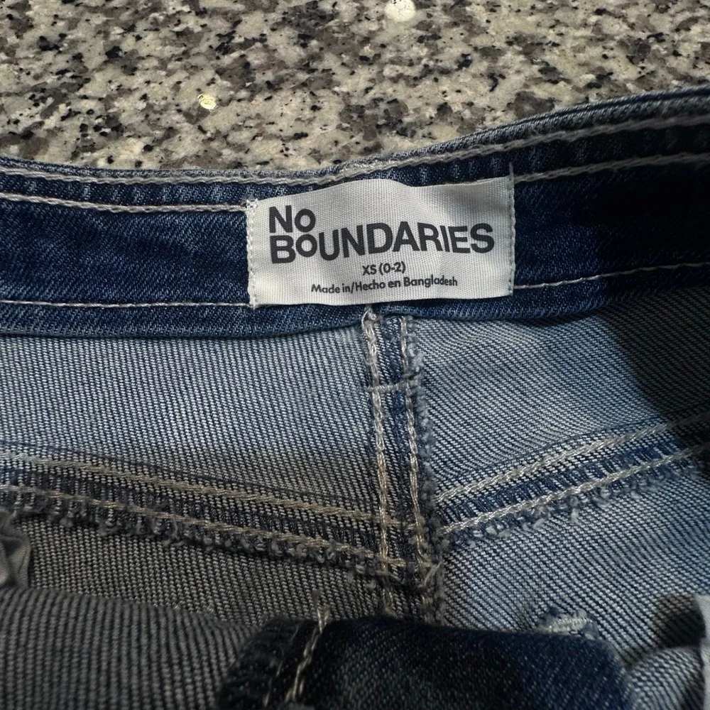 NWT NO‎ BOUNDARIES Womens Rhinestone Bling Wide Leg Jeans Medium Wash Size XS